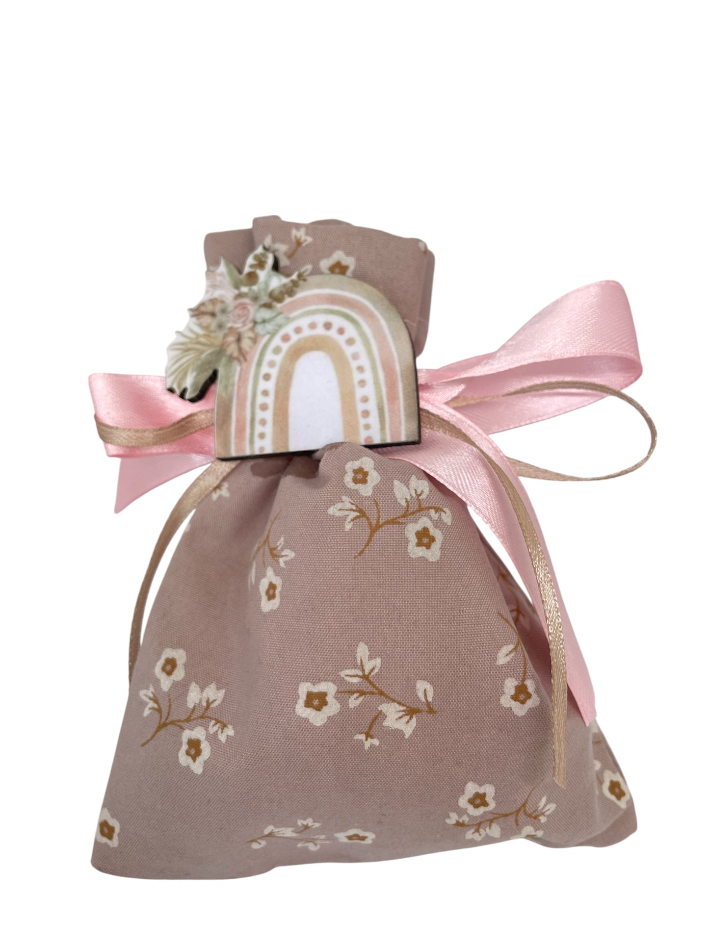 Μπομπονιέρα ουράνιο τόξο boho σε πουγκάκι