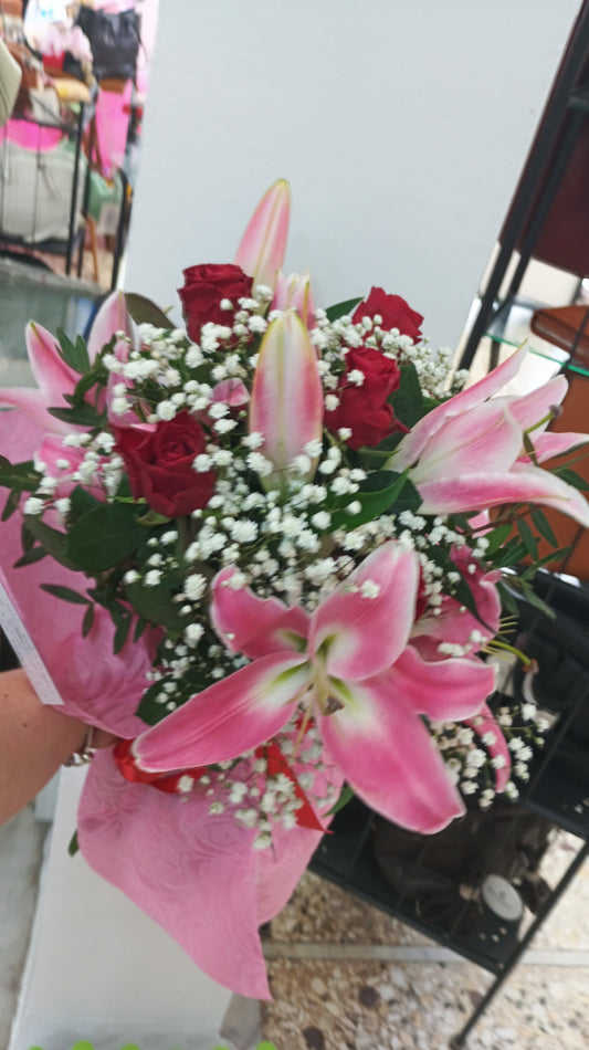 Red and pink bouqueto