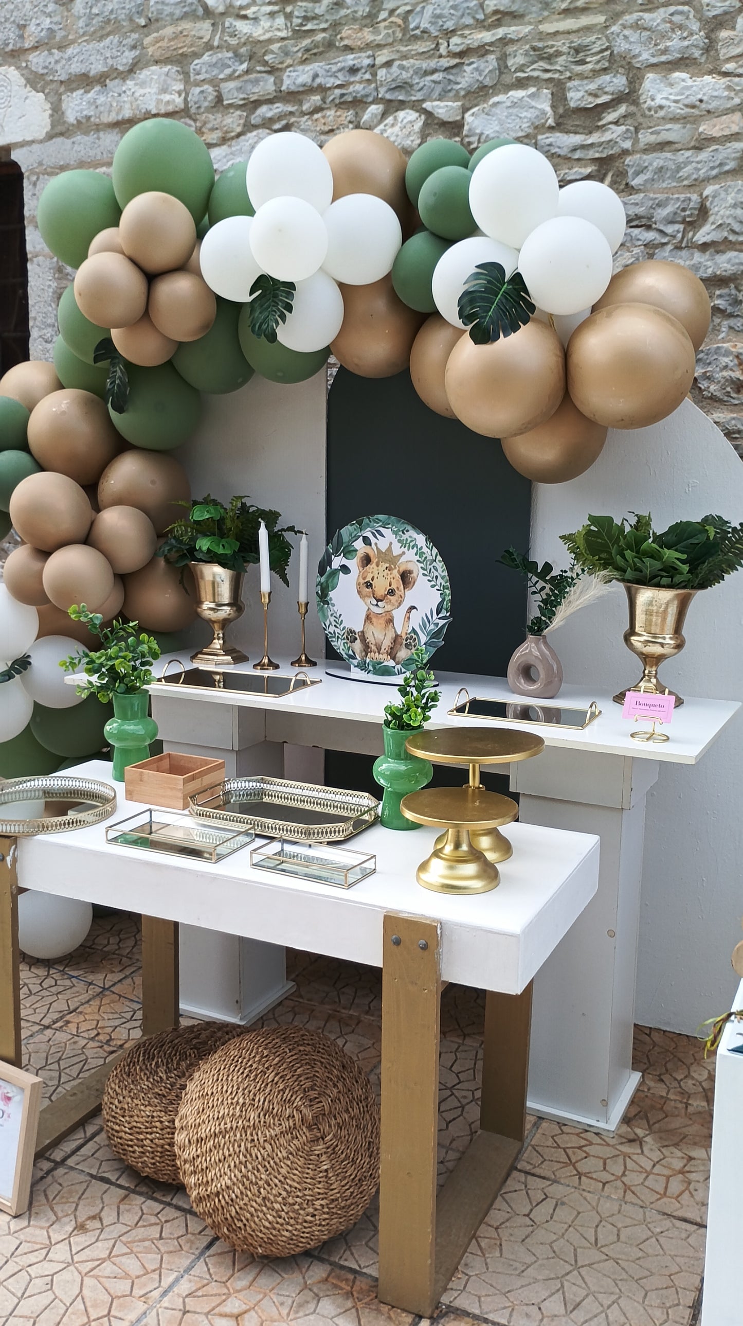 Βάπτιση με θέμα Λιονταράκι με στέμμα