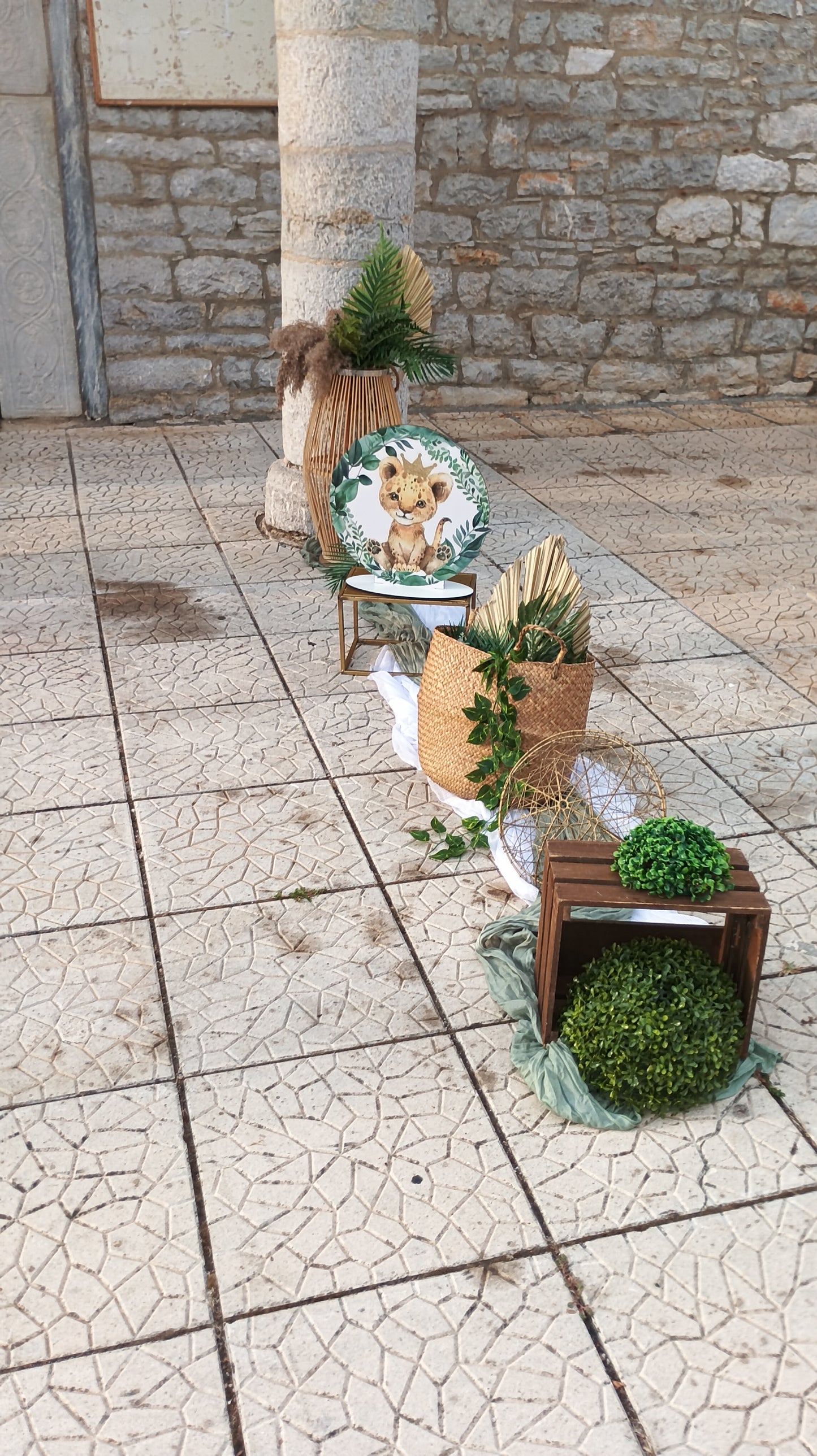 Βάπτιση με θέμα Λιονταράκι με στέμμα