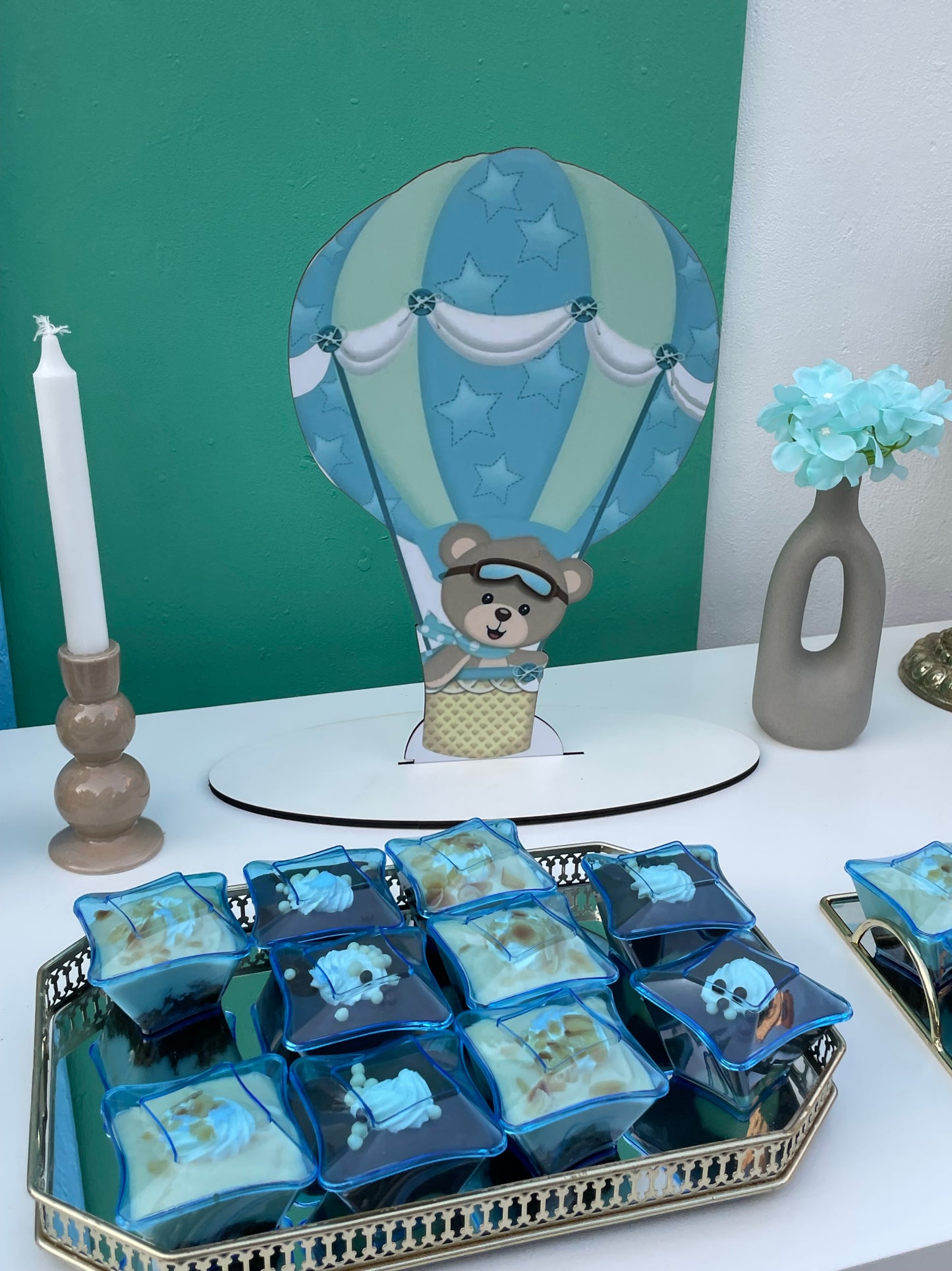Βάπτιση με θέμα αερόστατο με αρκουδάκι
