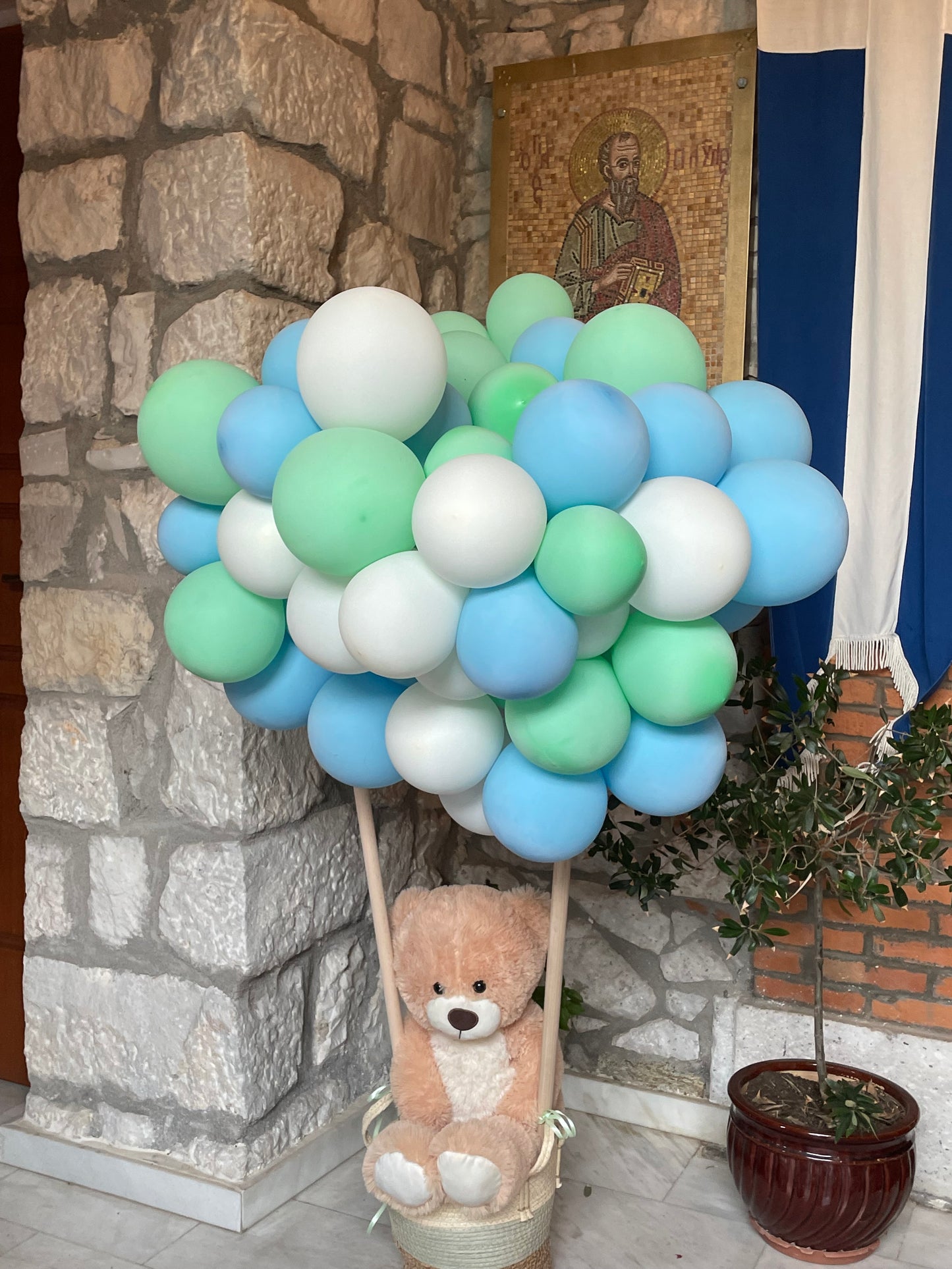 Βάπτιση με θέμα αερόστατο με αρκουδάκι
