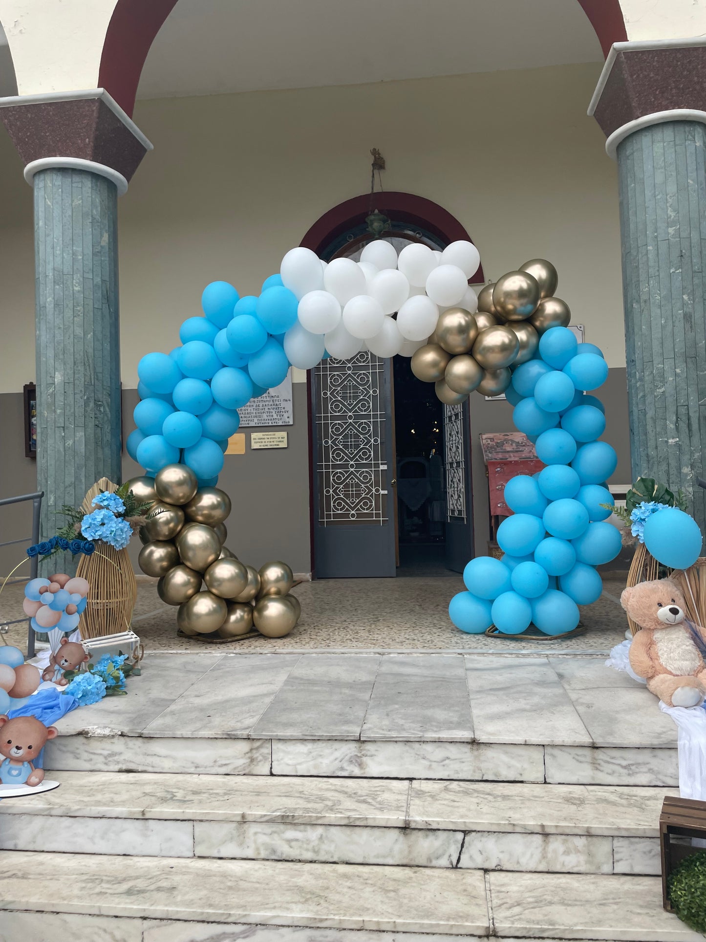 Βάπτιση με θέμα αρκουδάκι με μπαλόνια