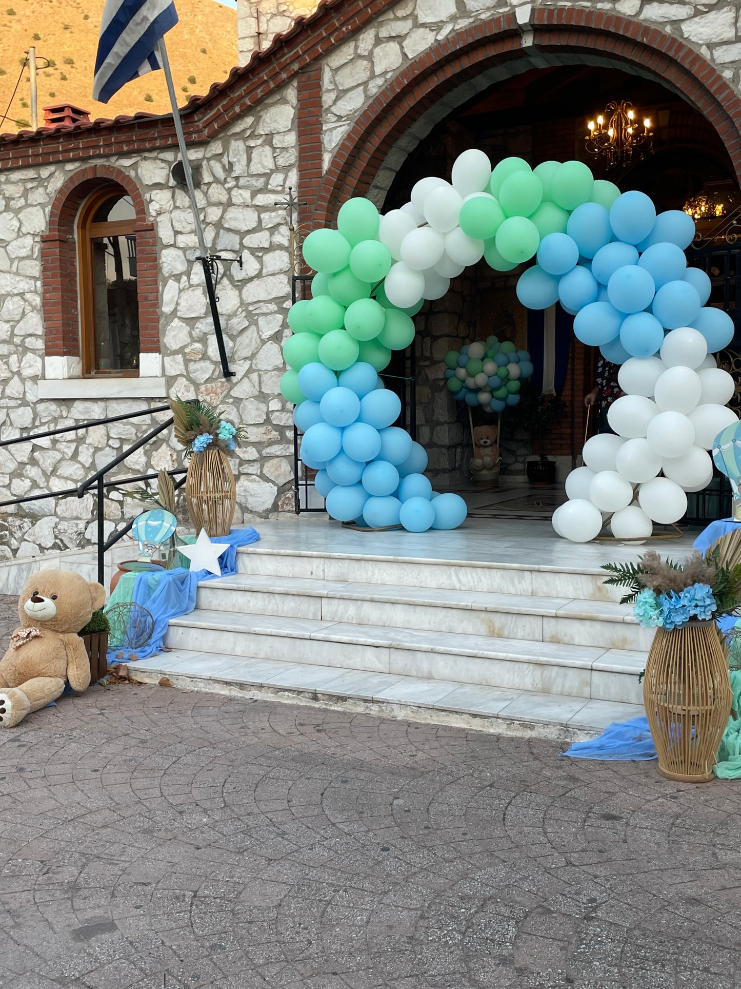 Βάπτιση με θέμα αερόστατο με αρκουδάκι